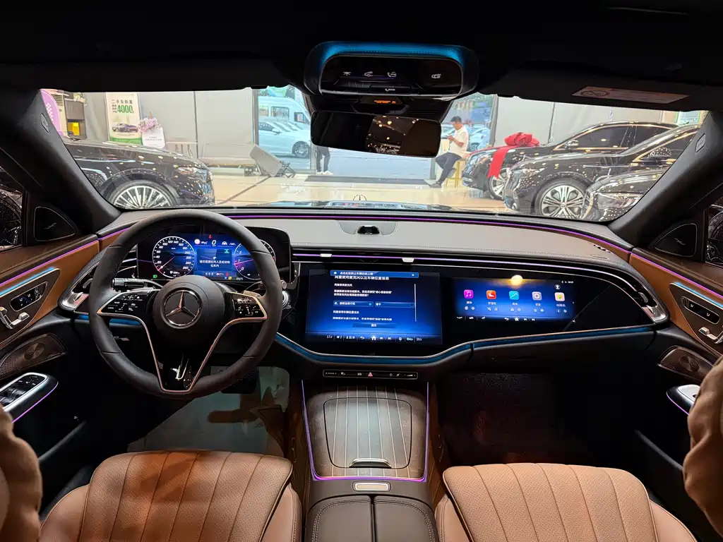 Mercedes-Benz E-Class — миниатюра 11