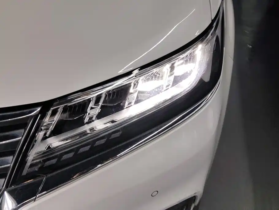 Roewe RX5 New Energy — миниатюра 5