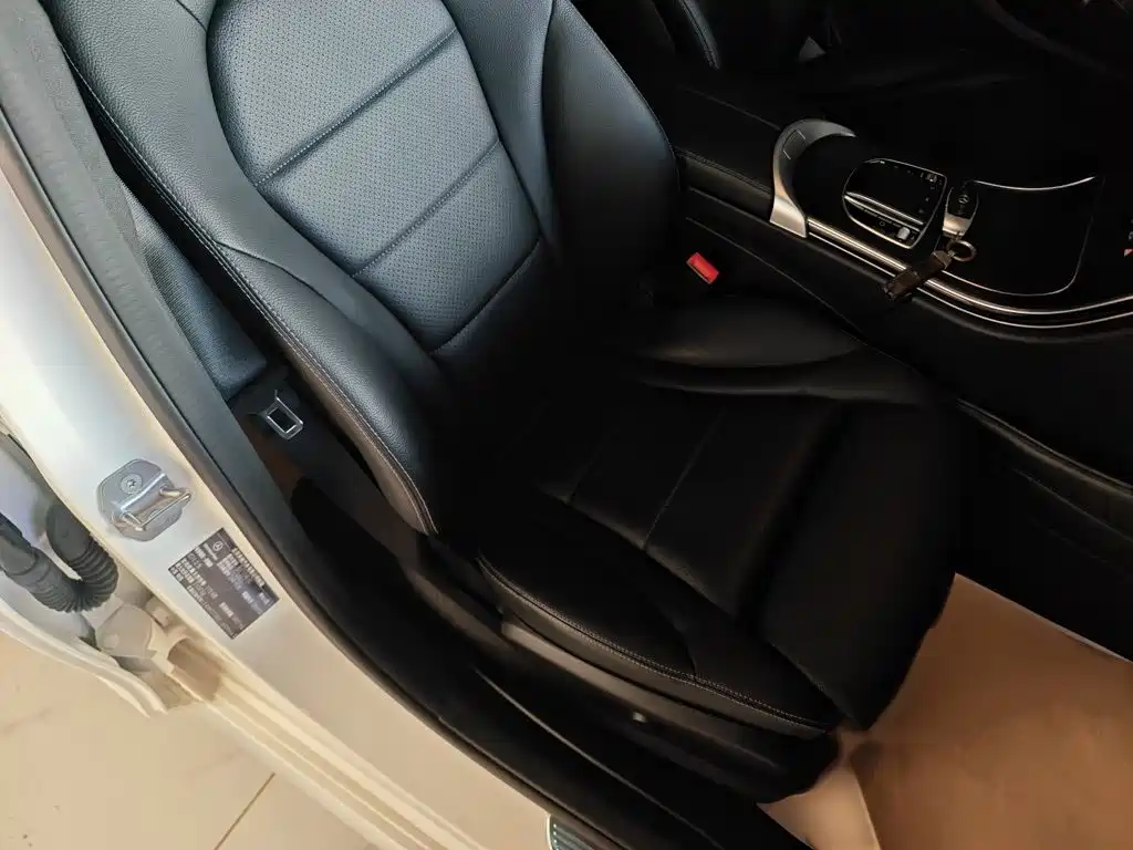 Mercedes-Benz C-Class — миниатюра 15