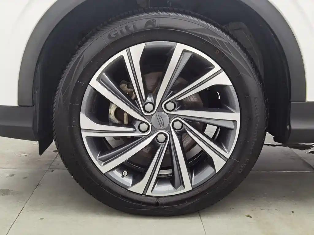 Geely Binyue — миниатюра 17