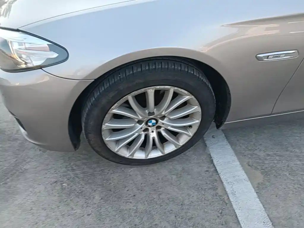BMW 5 Series — миниатюра 23