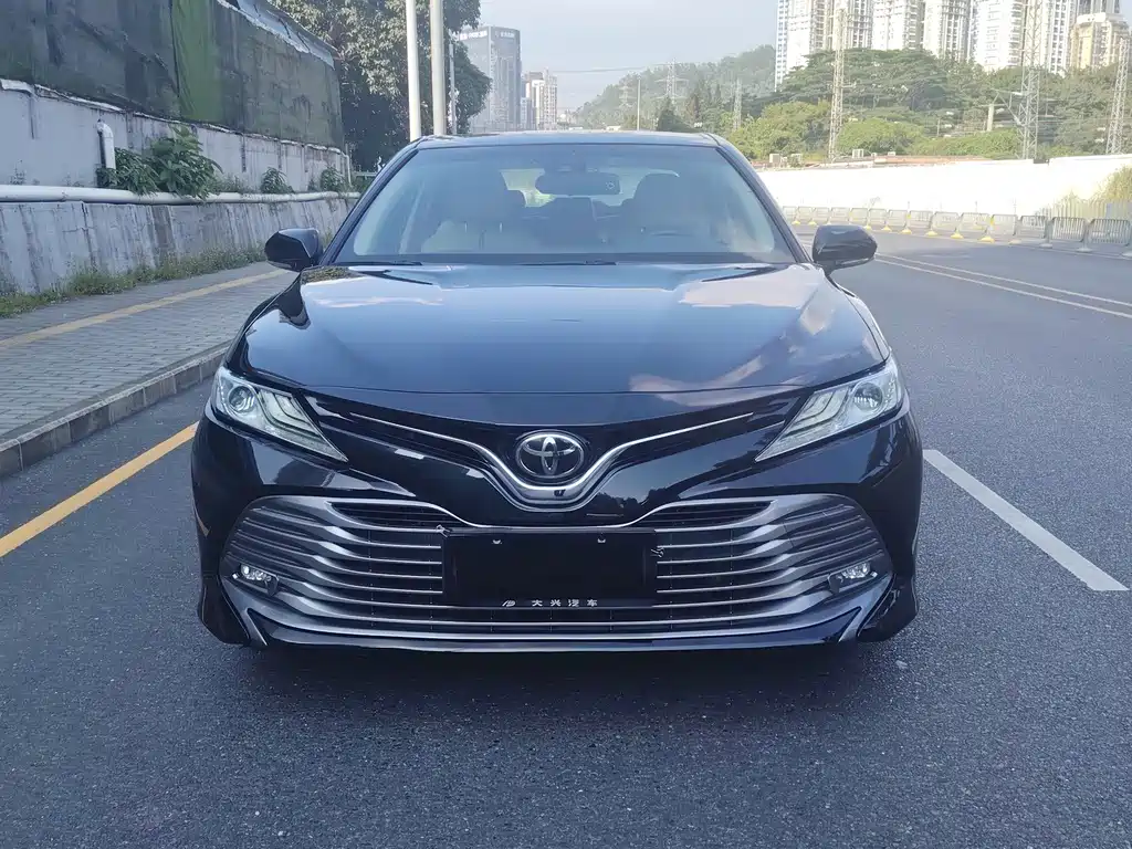 Toyota Camry — миниатюра 2