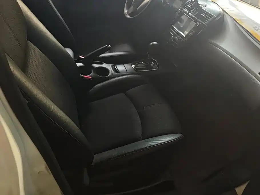 Nissan Tiida — миниатюра 8