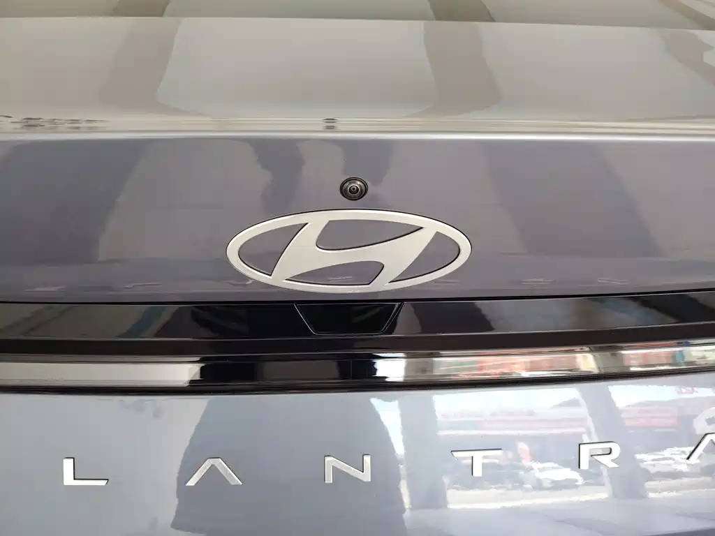 Hyundai Elantra — миниатюра 18