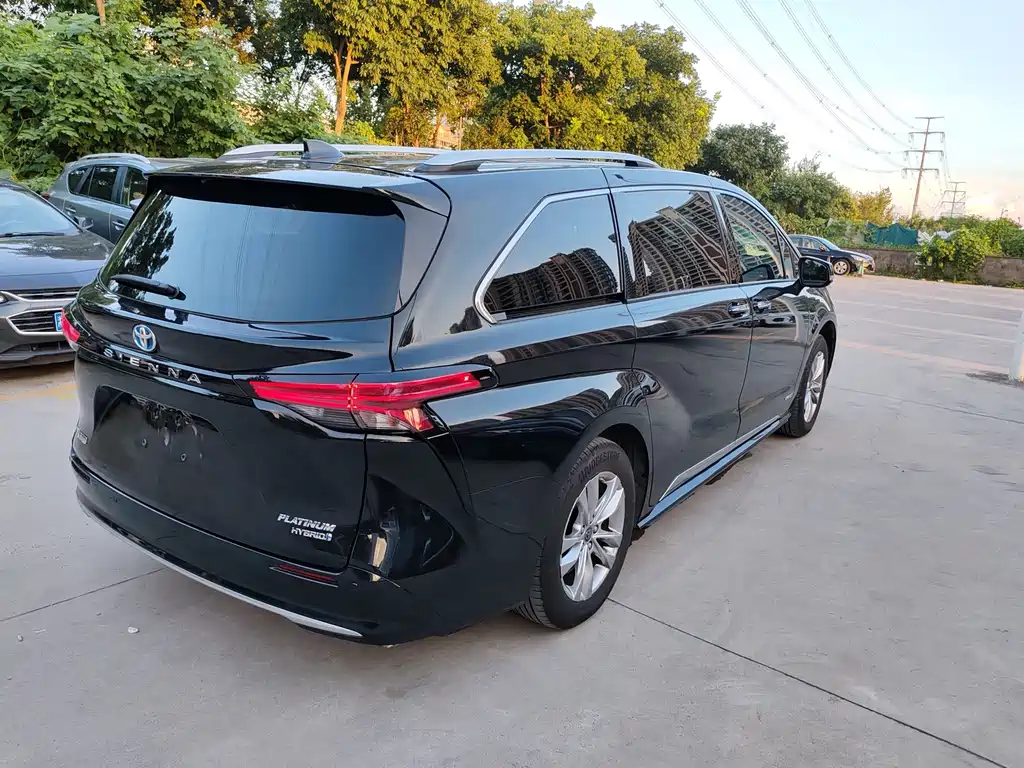 Toyota Sienna — миниатюра 5