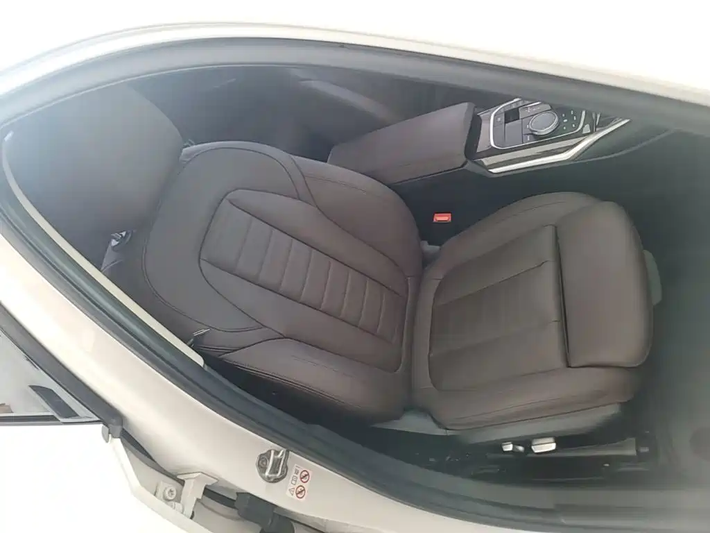 BMW 3 Series — миниатюра 25