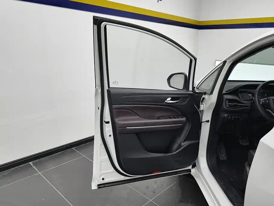 GAC Motor Trumpchi M6 — миниатюра 7