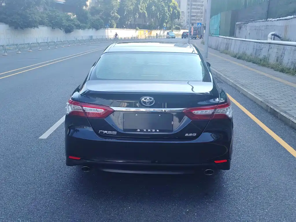 Toyota Camry — миниатюра 8