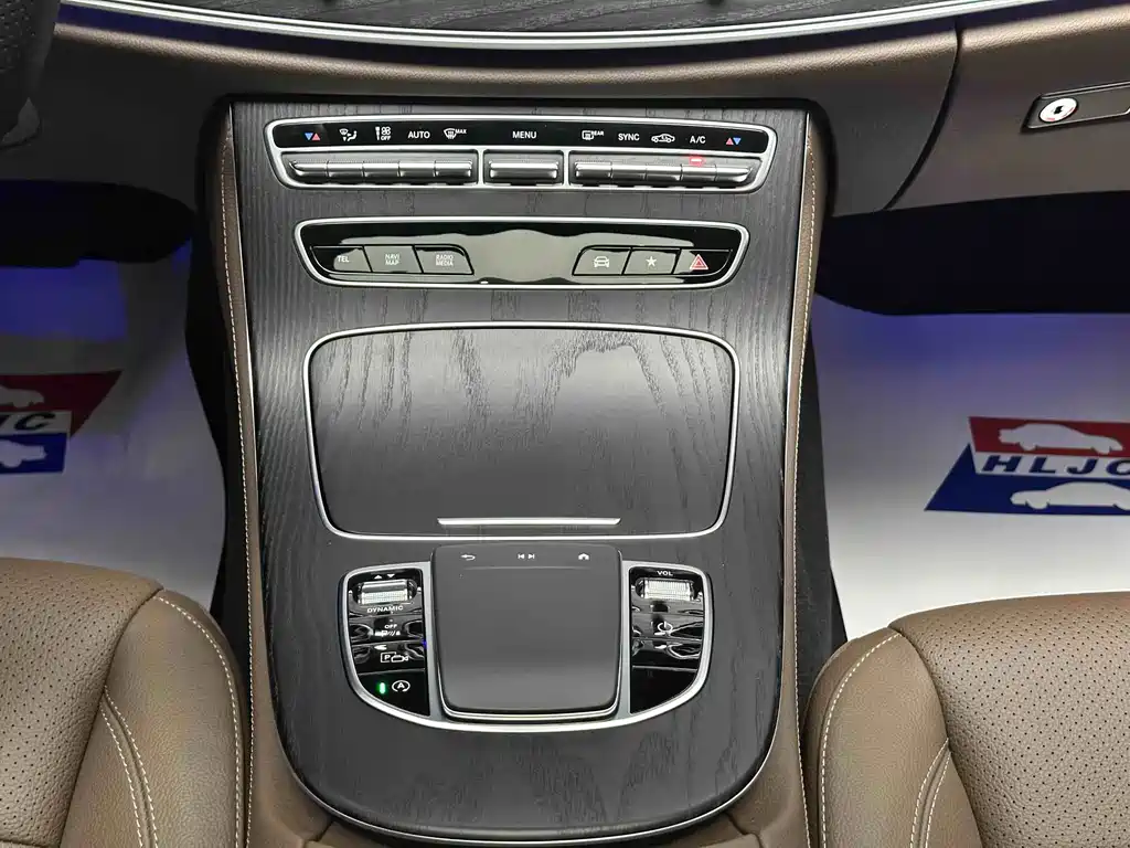 Mercedes-Benz E-Class — миниатюра 12