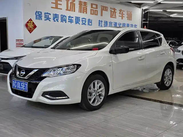 Nissan Tiida