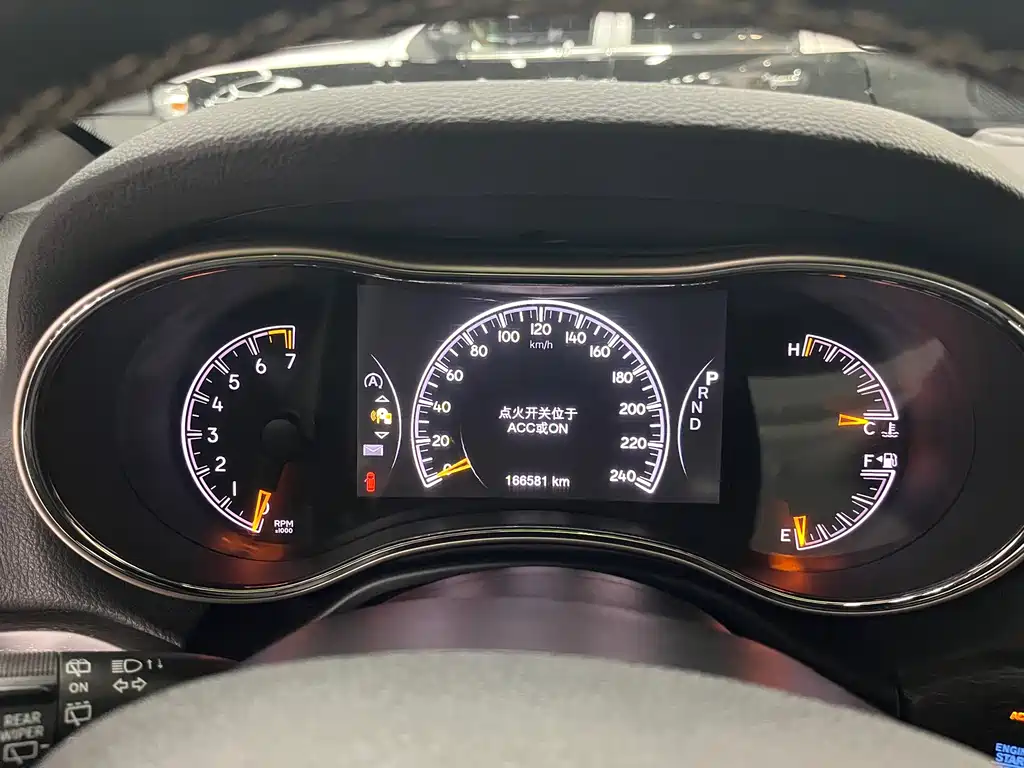 Jeep Grand Cherokee (Import) — миниатюра 9