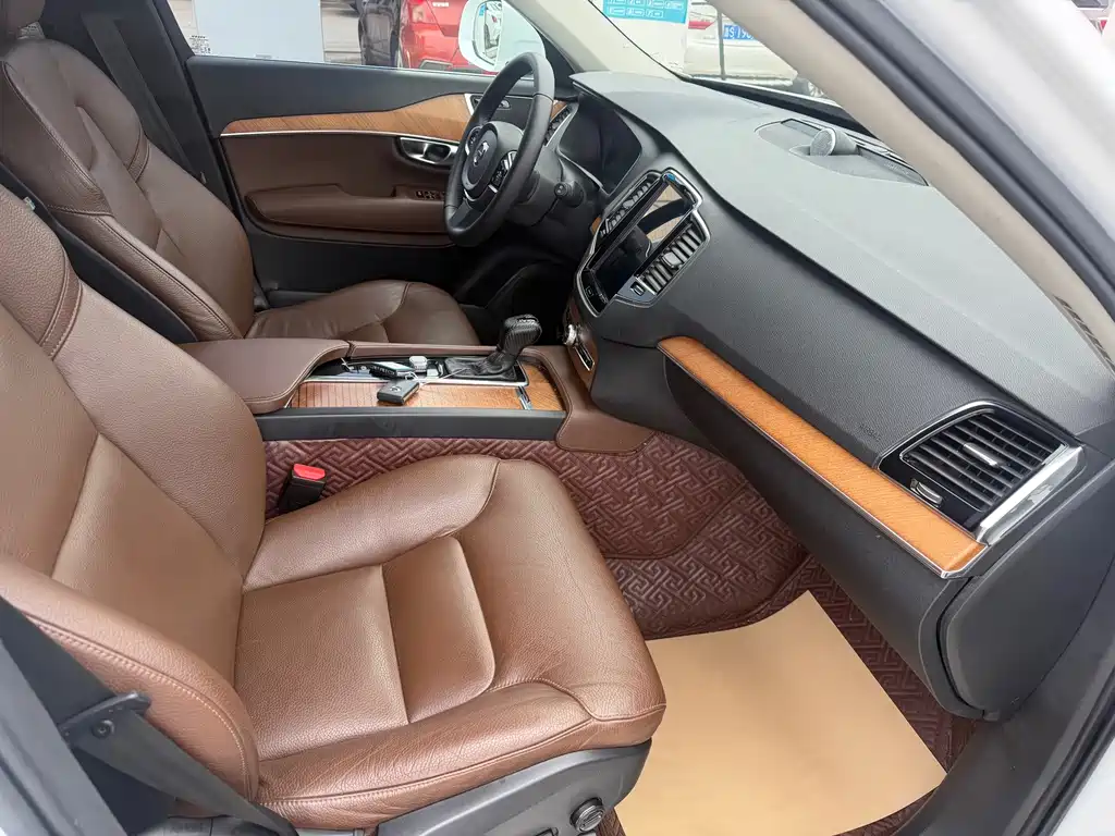 Volvo XC90 — миниатюра 4