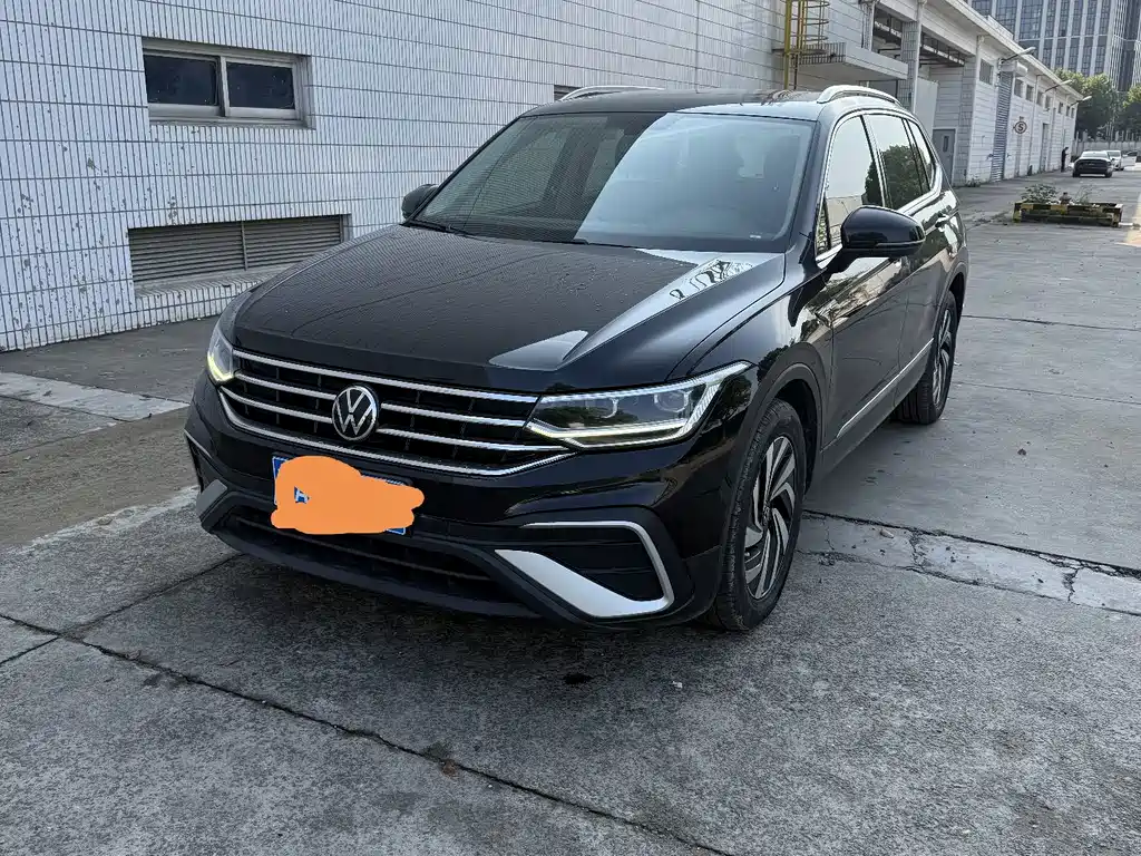 Volkswagen Tiguan L — миниатюра 2