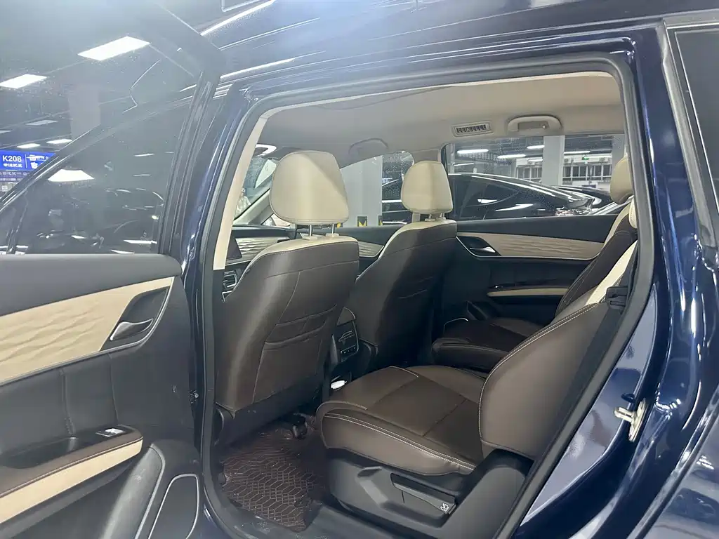 BYD MAX New Energy — миниатюра 6