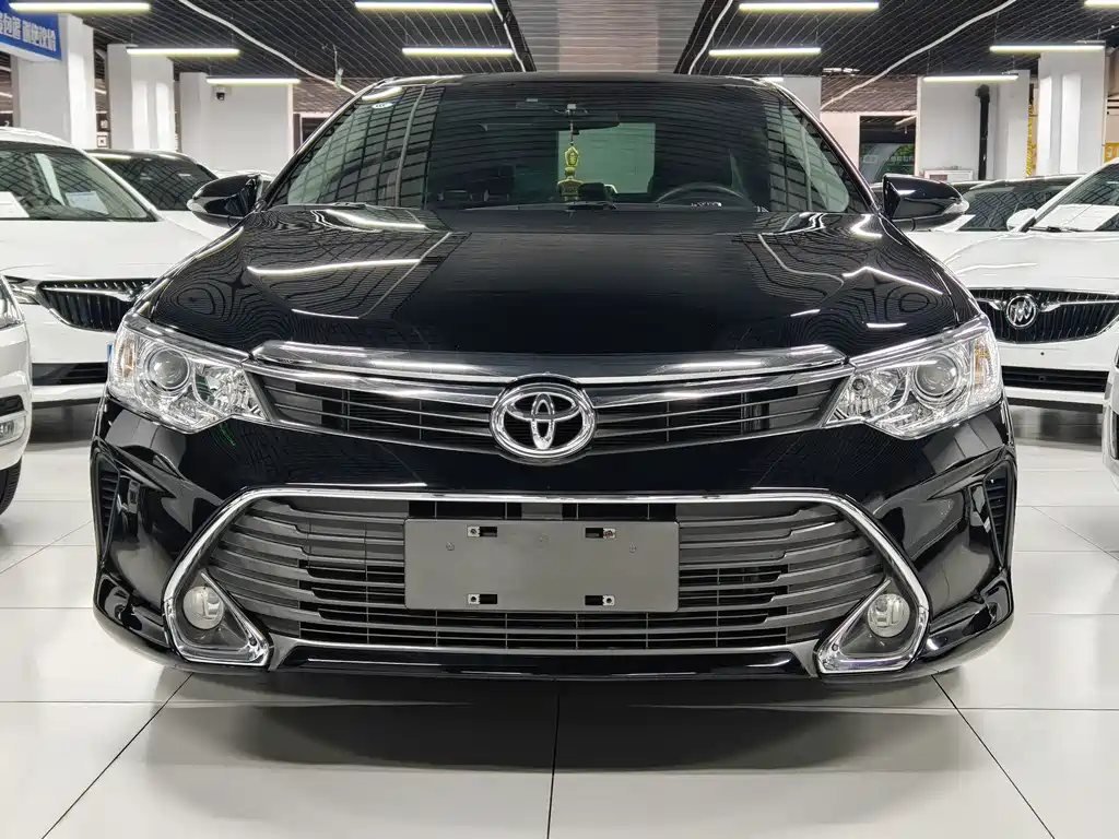Toyota Camry — миниатюра 2