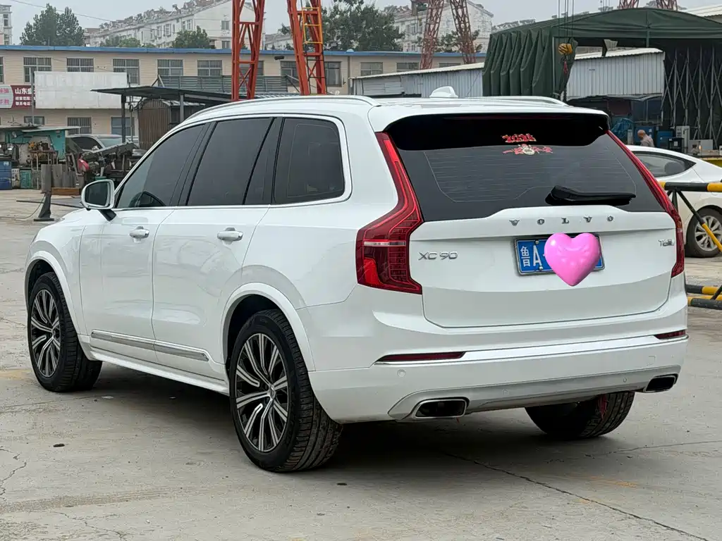 Volvo XC90 — миниатюра 9