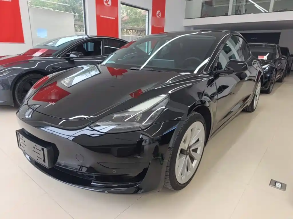 Tesla Model 3 — миниатюра 2