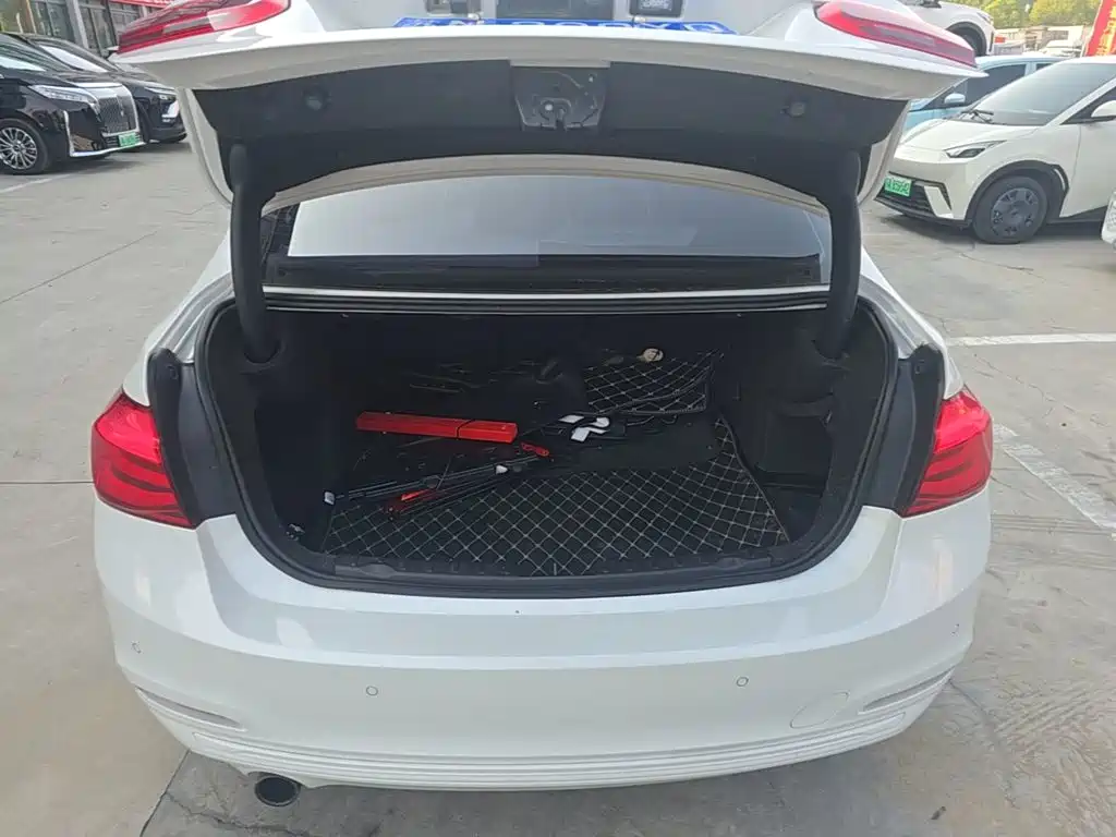 BMW 3 Series — миниатюра 19