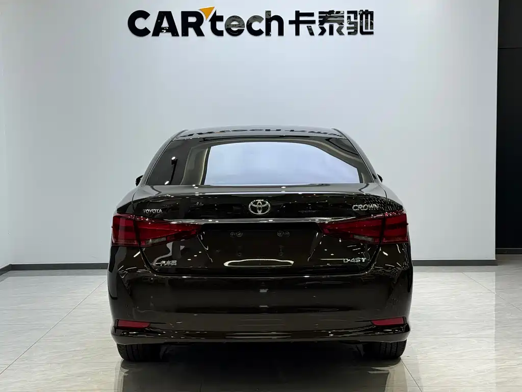 Toyota Crown — миниатюра 4