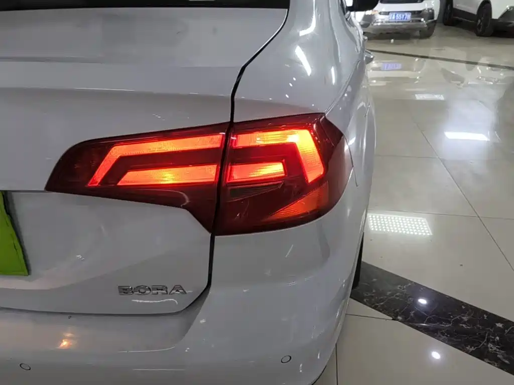 Volkswagen Bora — миниатюра 8