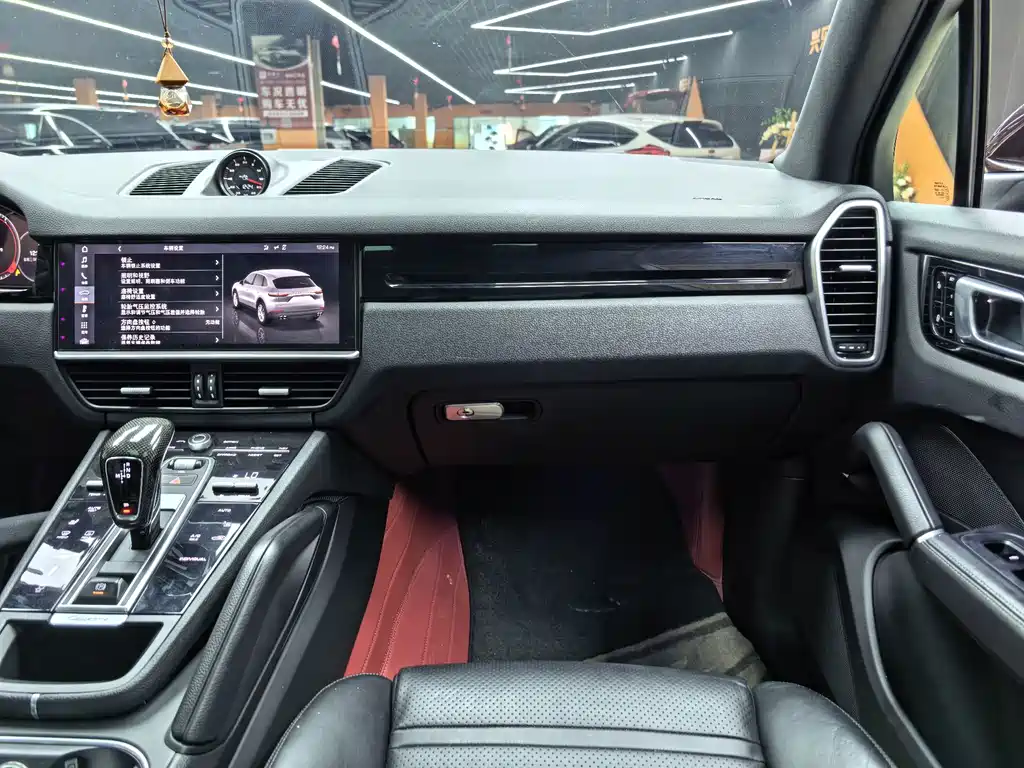 Porsche Cayenne — миниатюра 8