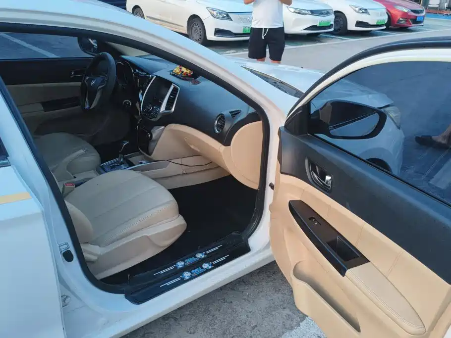 Changan Eado — миниатюра 8
