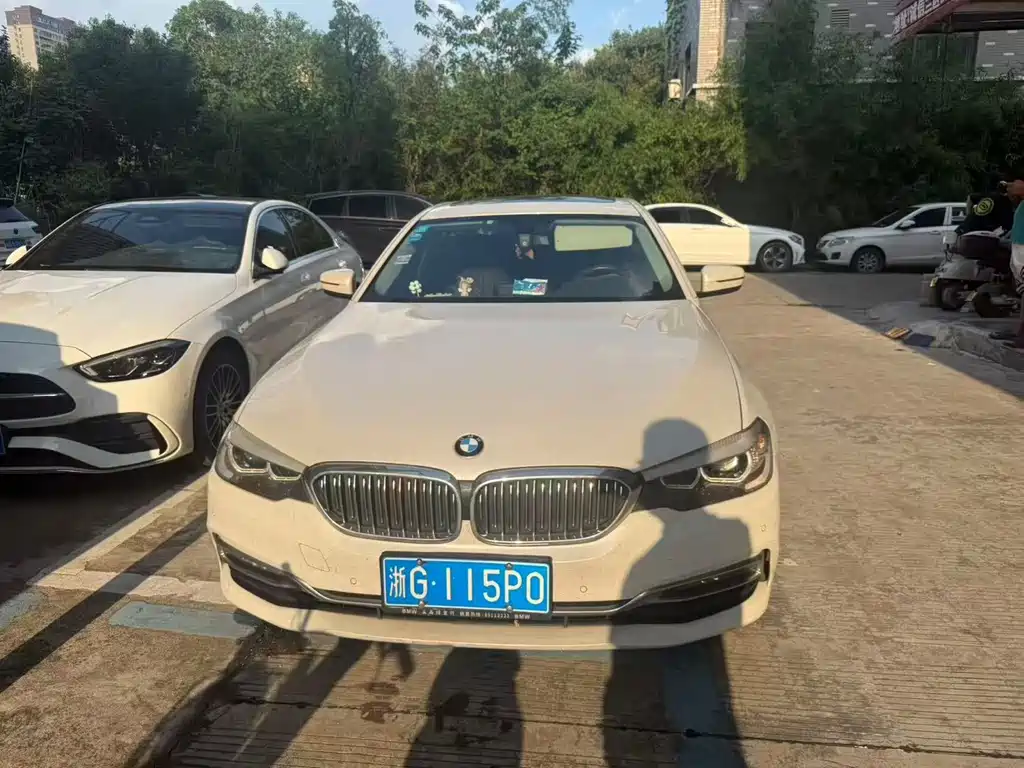 BMW 5 Series — миниатюра 2