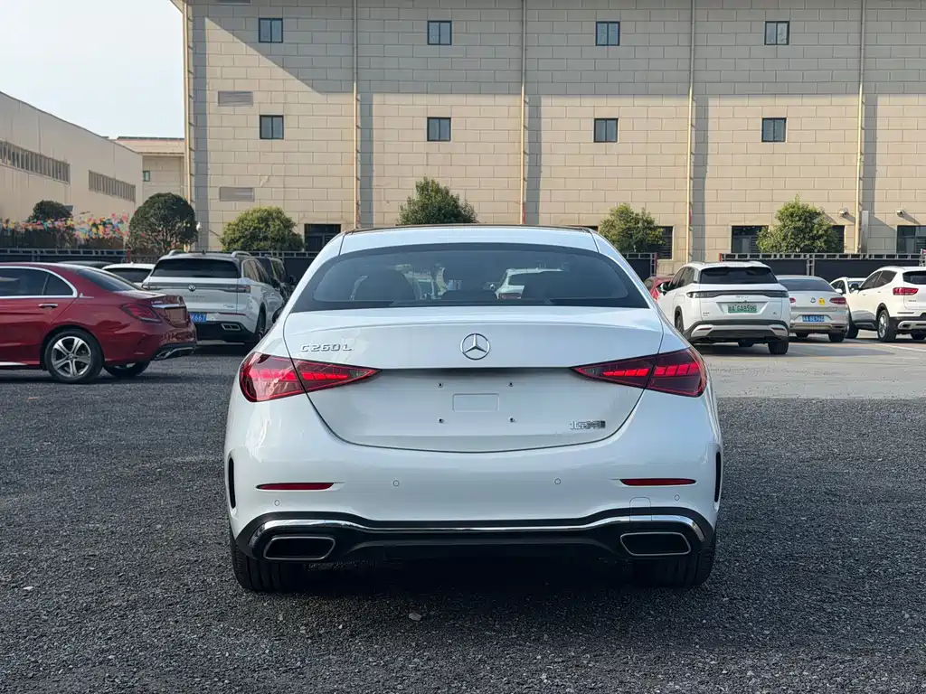 Mercedes-Benz C-Class — миниатюра 7