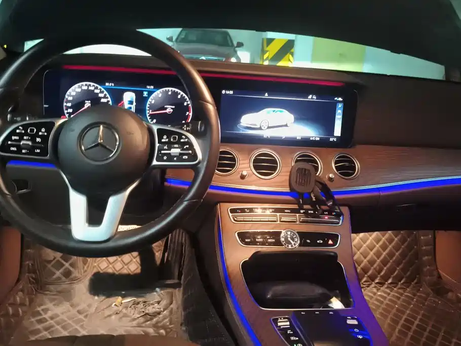 Mercedes-Benz E-Class — миниатюра 12