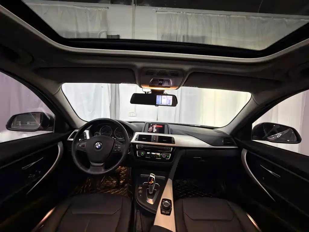 BMW 3 Series — миниатюра 8