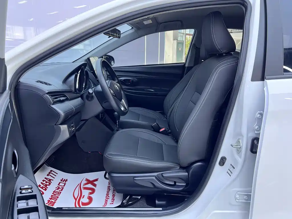 Toyota Yaris L — миниатюра 8
