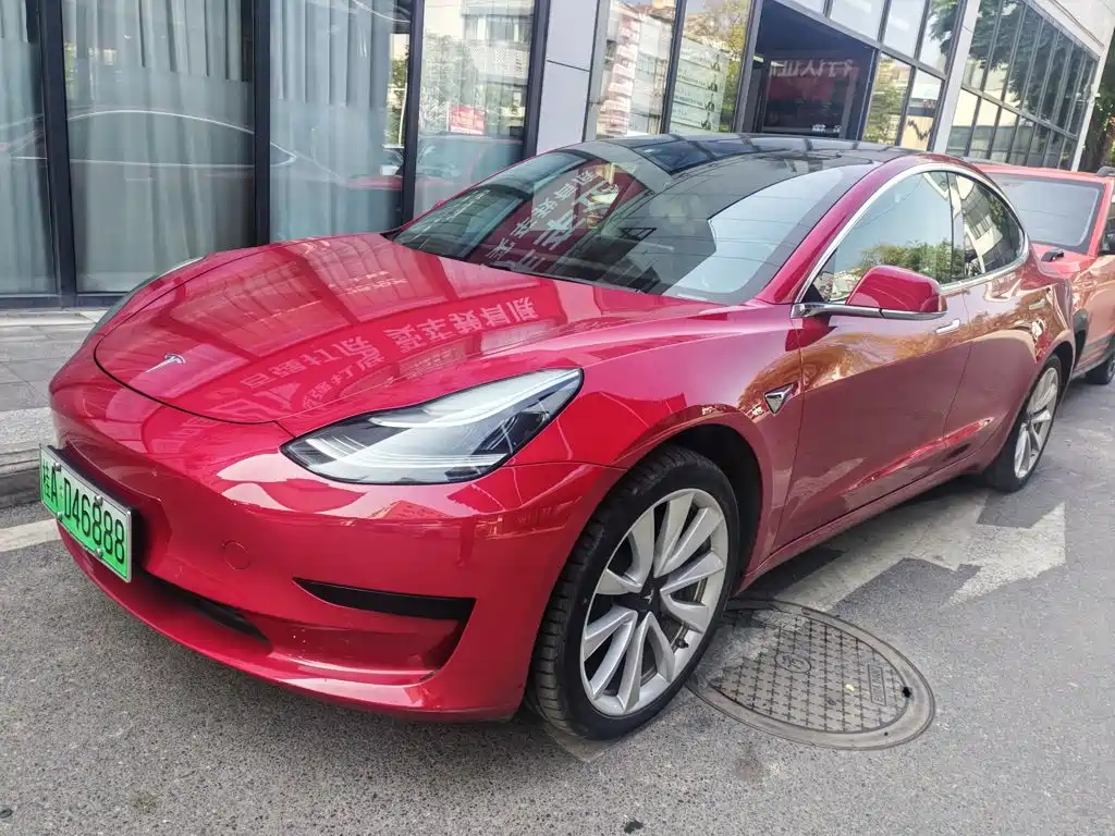 Tesla Model 3 — миниатюра 2