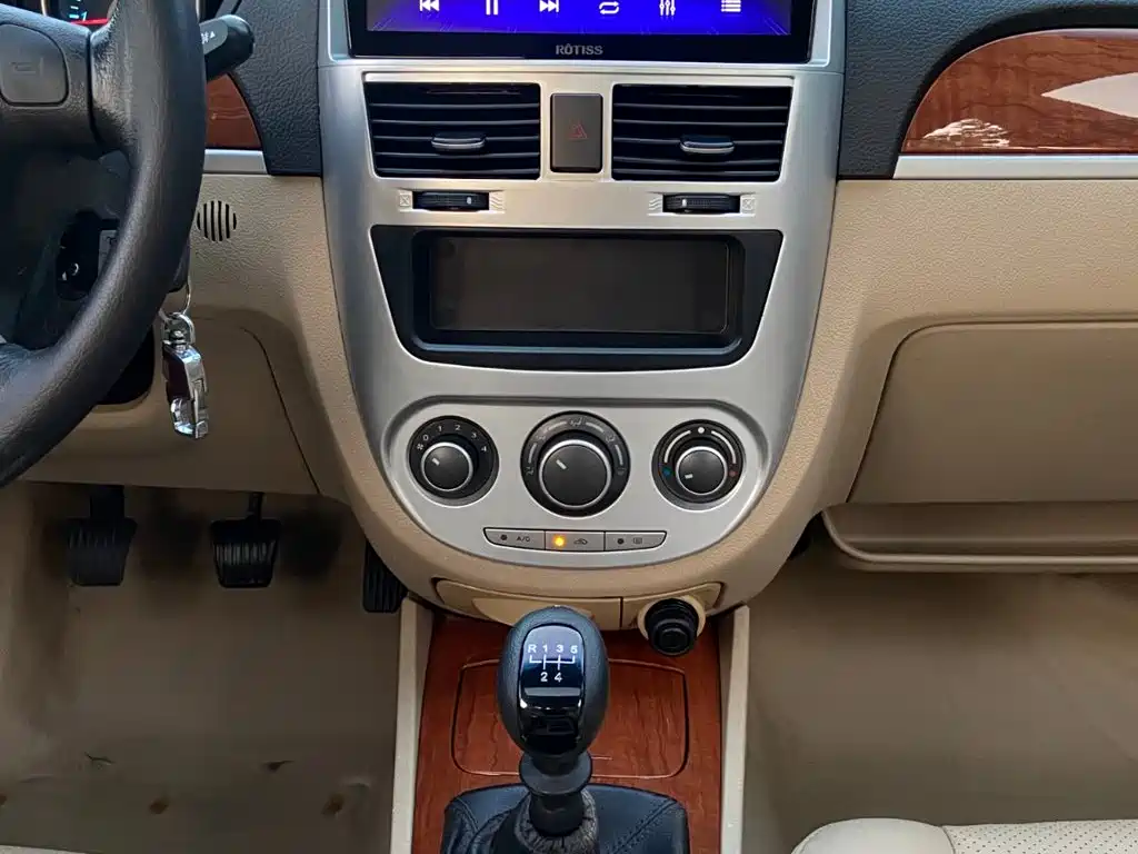 Buick Excelle — миниатюра 11