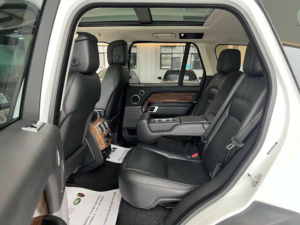 Land Rover Range Rover — миниатюра 9