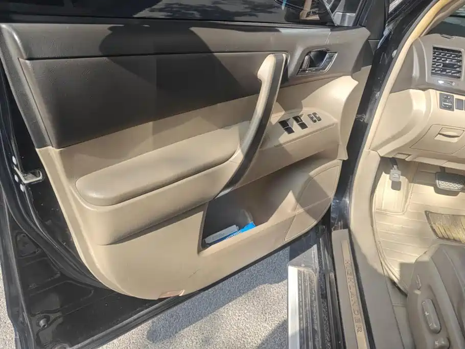 Toyota Highlander — миниатюра 7