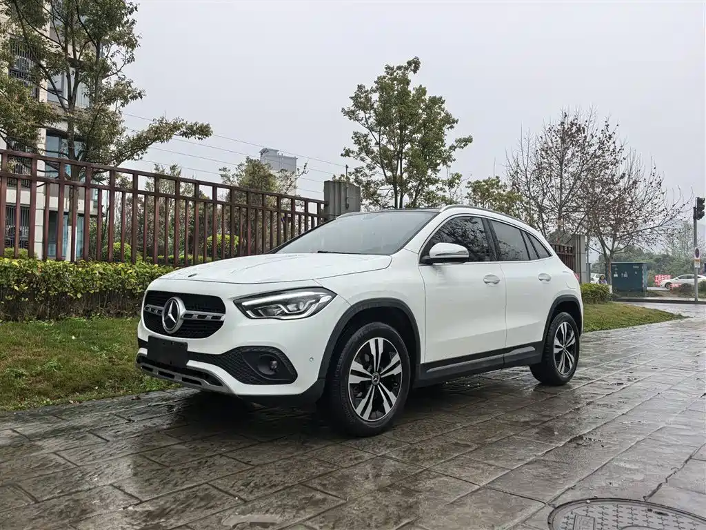 Mercedes-Benz GLA 2021
