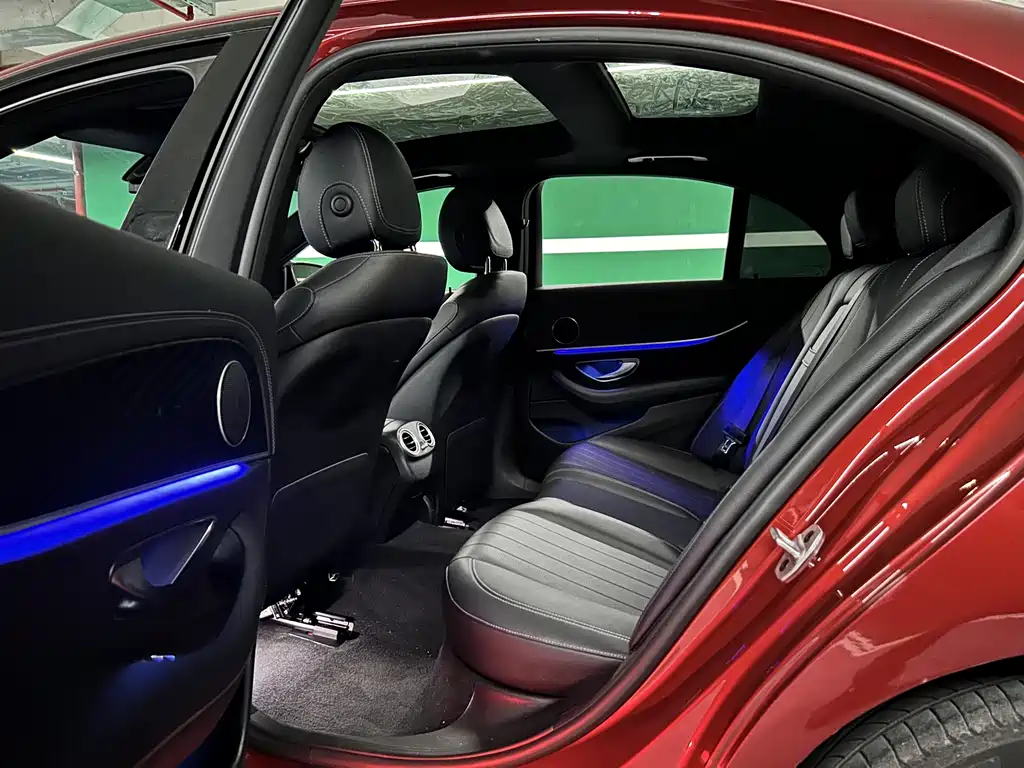 MERCEDES-BENZ E CLASS