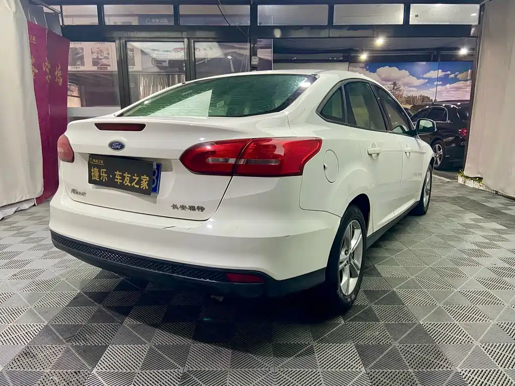 Ford Focus — миниатюра 7