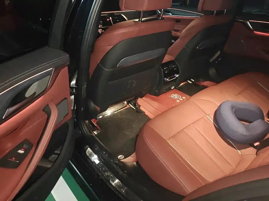 BMW 5 Series — миниатюра 11