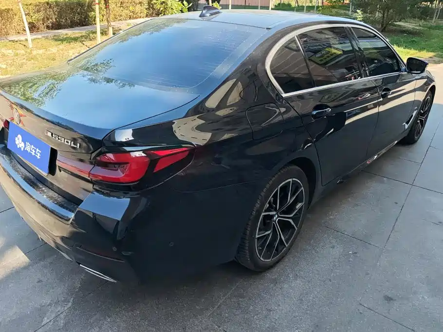 BMW 5 Series — миниатюра 3