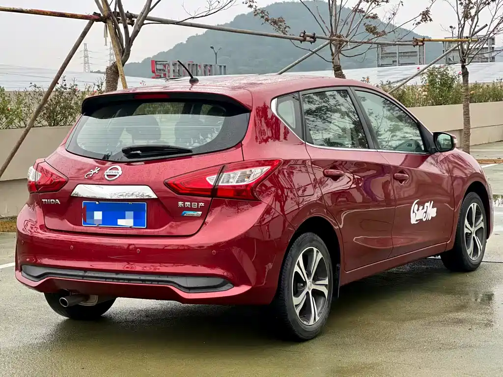 Nissan Tiida — миниатюра 9