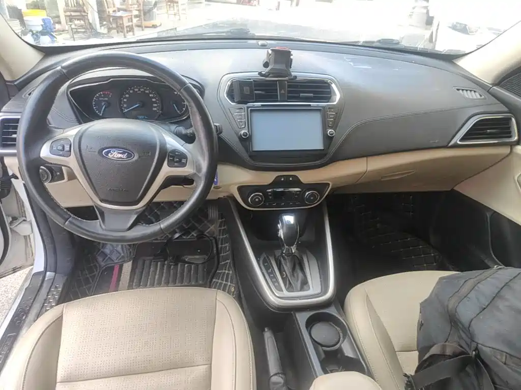 Ford Escort — миниатюра 10