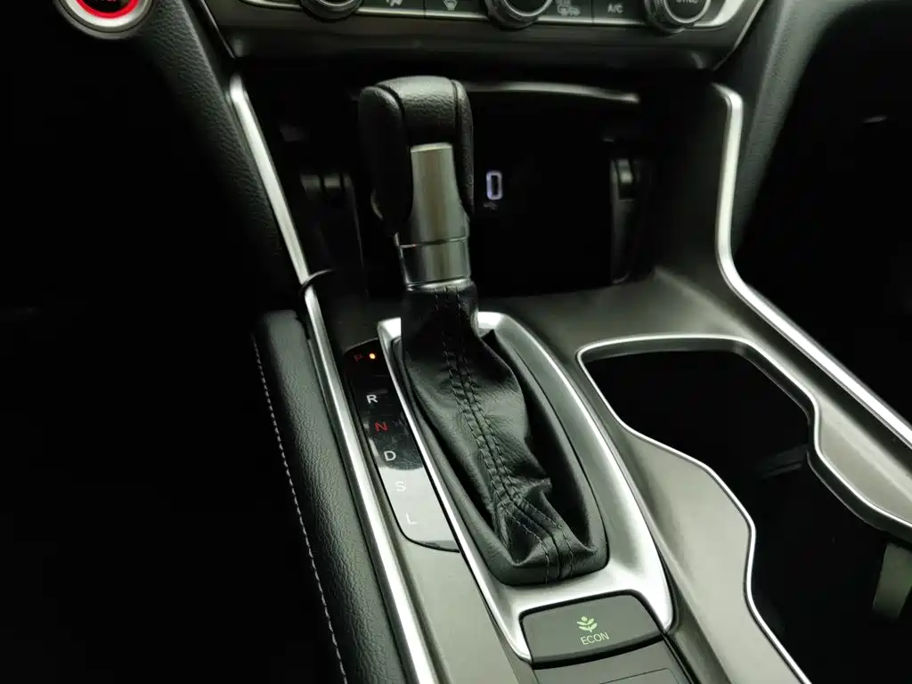 Honda Accord — миниатюра 13
