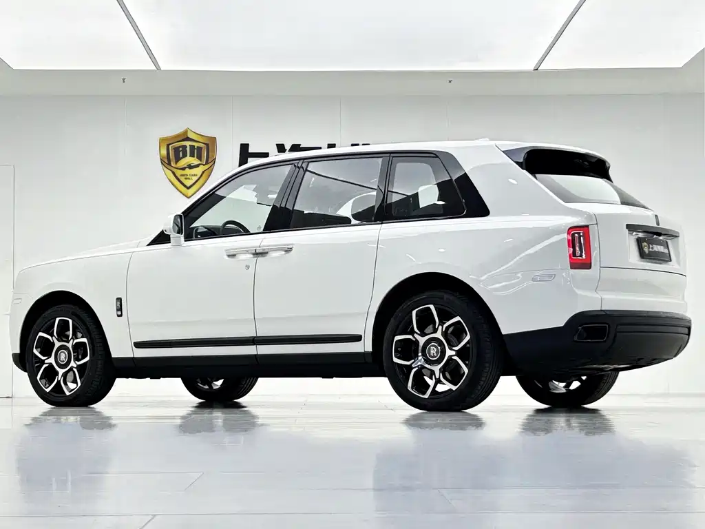 Rolls-Royce Cullinan — миниатюра 9