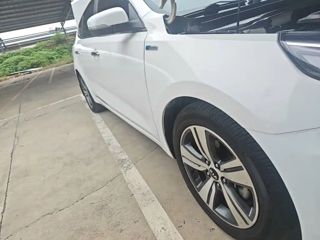 Kia K4 — миниатюра 21