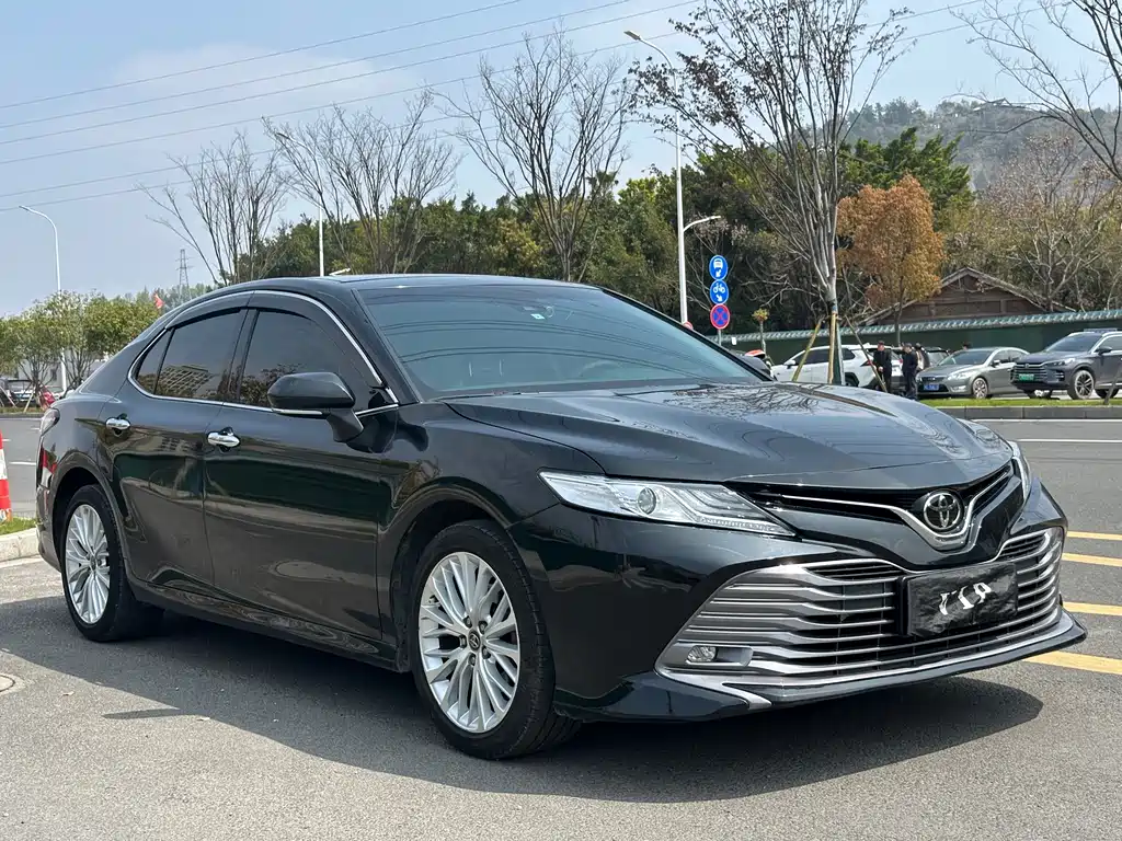 TOYOTA CAMRY