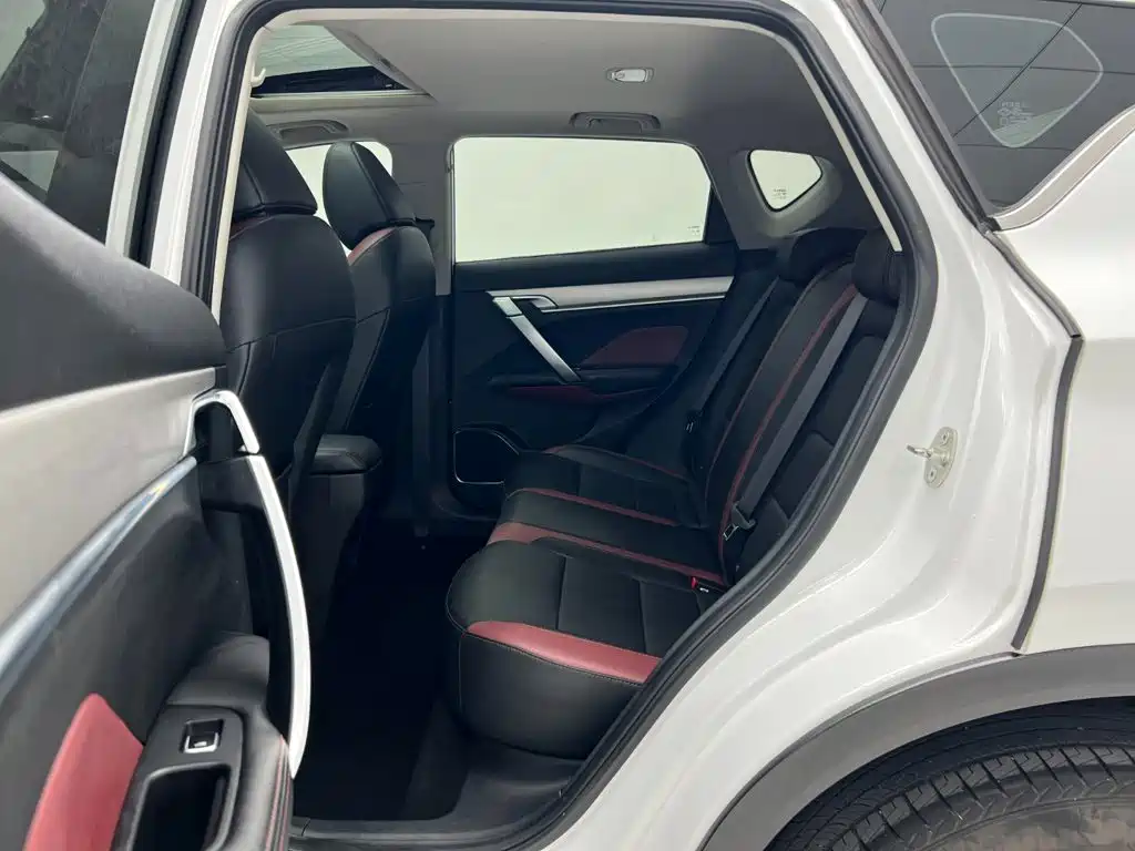 Geely Binyue — миниатюра 8