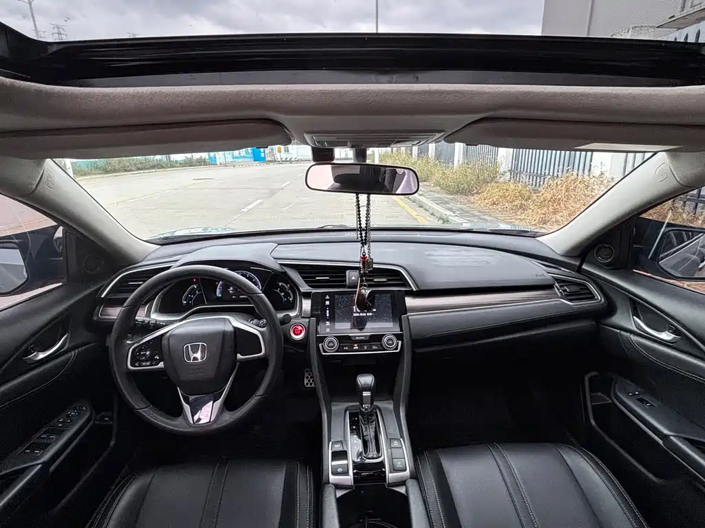 Honda Civic — миниатюра 8