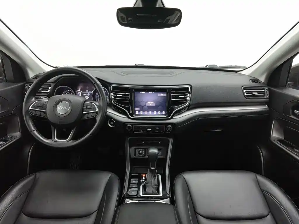 Jeep Commander — миниатюра 5