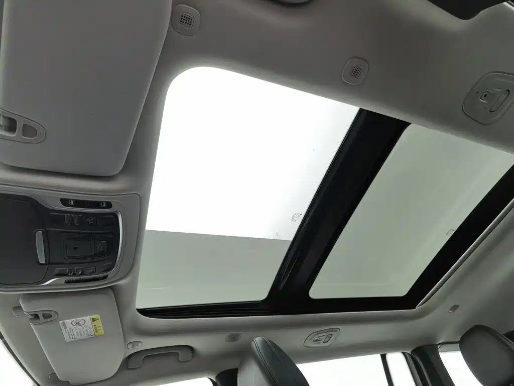 Jeep Commander — миниатюра 14